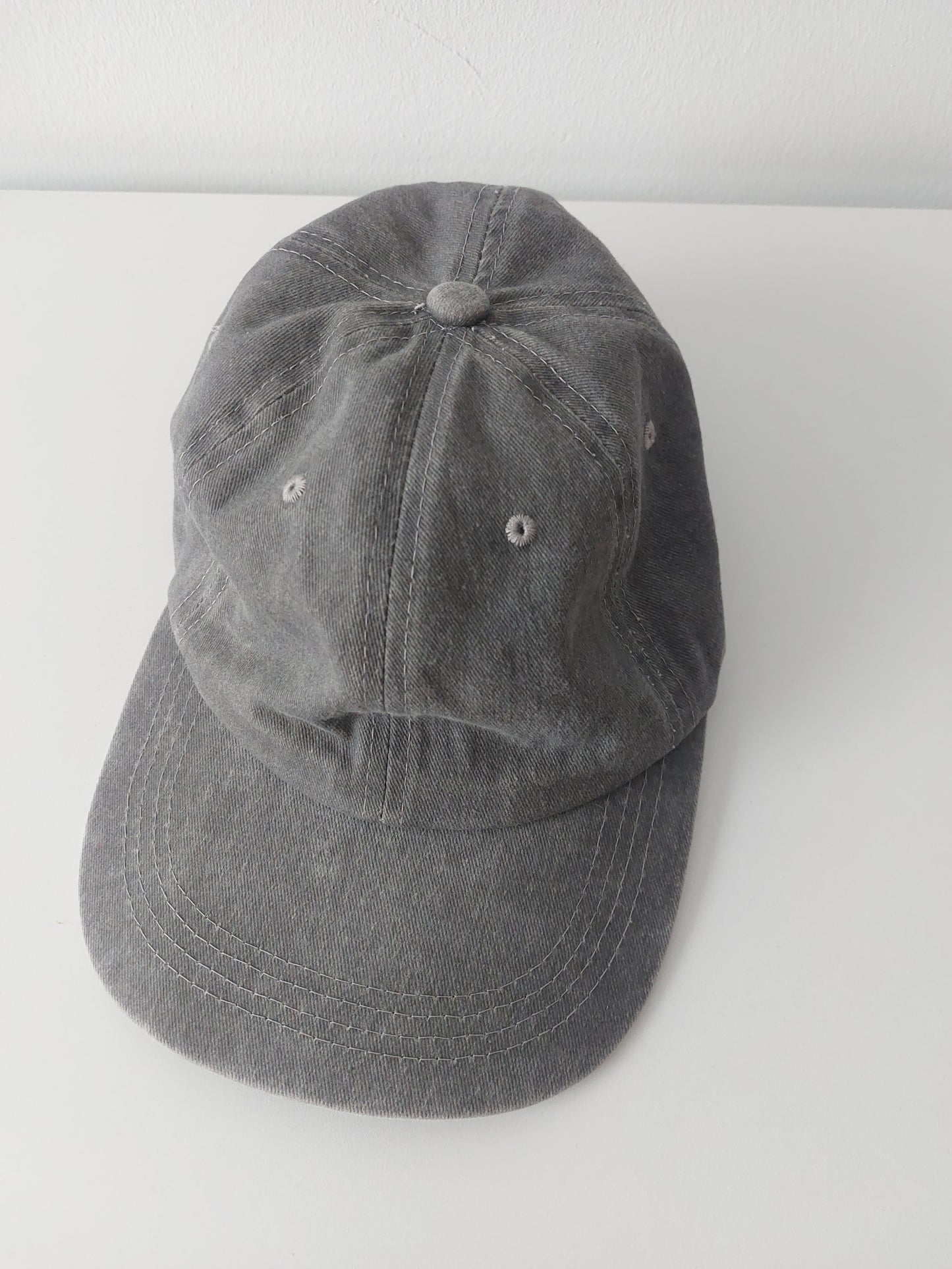 GORRA GRIS
